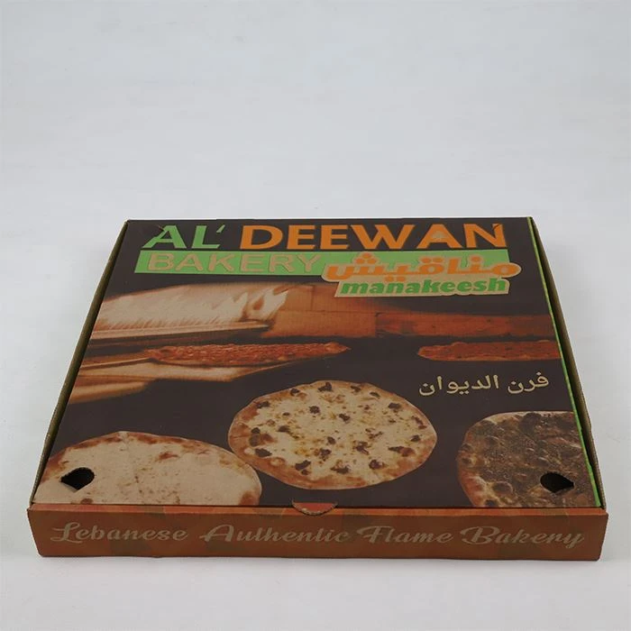 Cajas pizzukassi með fatahönnun